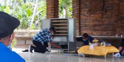 Akademisi Fisika Unud Rancang Alat Pengering Cabai Berbahan Bakar LPG Akademisi Fisika Unud Rancang Alat Pengering Cabai Berbahan Bakar LPG